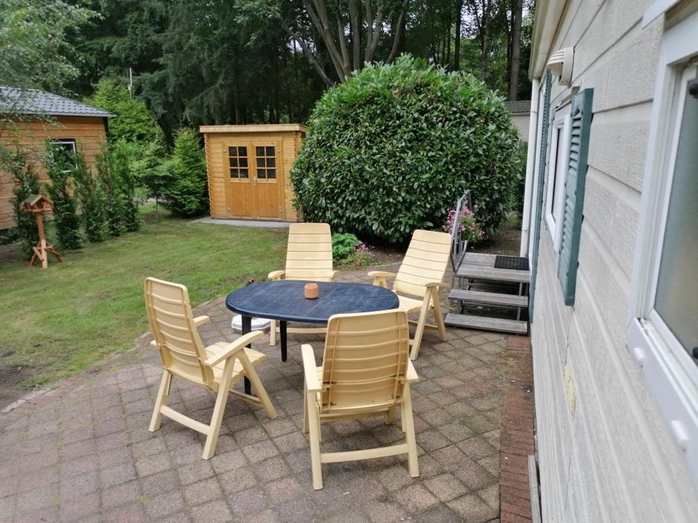 Chalet 4-6 Personen Epe F15 Van Alle Gemakken Voorzien Max Aantal Volwassen Personen Bedraagt 4 Exterior foto